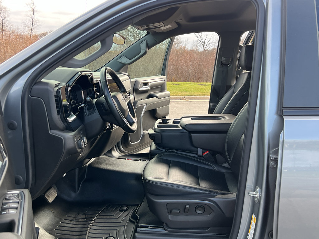 Used 2023 Chevrolet Silverado 1500 RST w/ Z71 Off-Road Package image 16