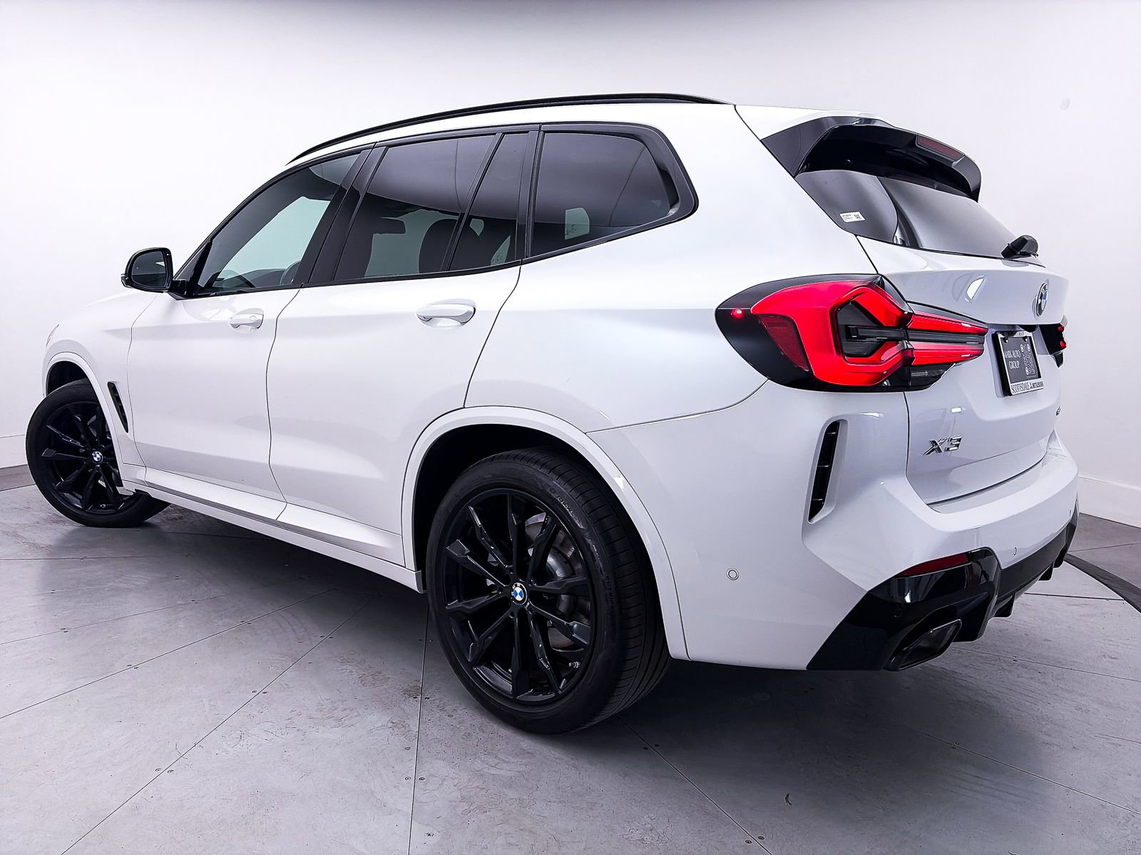 Used 2024 BMW X3 sDrive30i w/ M Sport Package RWD image 2