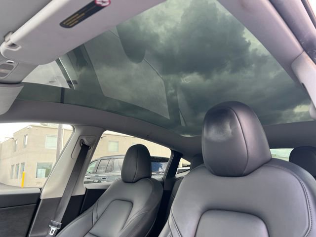 Used 2024 Tesla Model Y Long Range AWD/4WD image 22