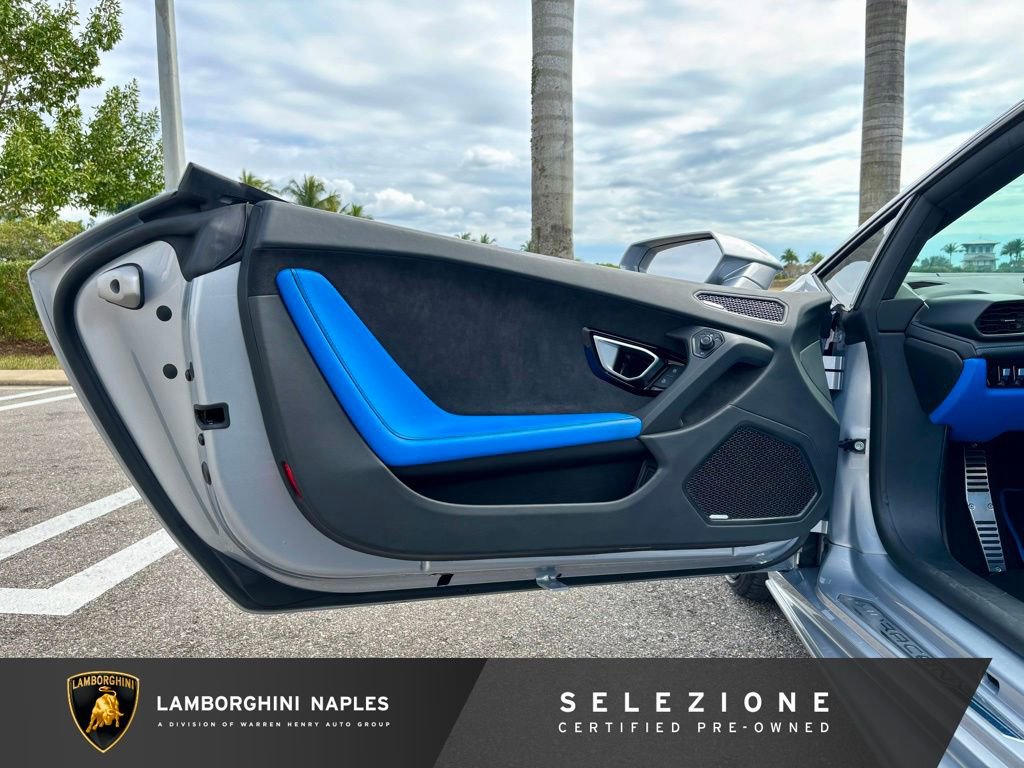 Used 2021 Lamborghini Huracan EVO image 17