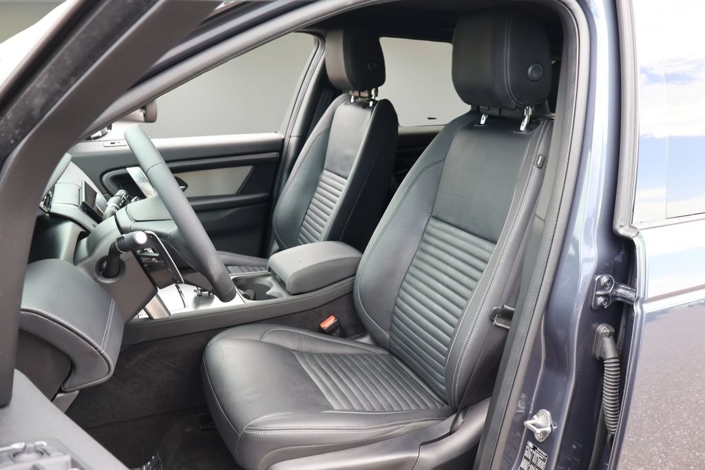 Used 2024 Land Rover Discovery Sport Dynamic SE AWD/4WD image 10