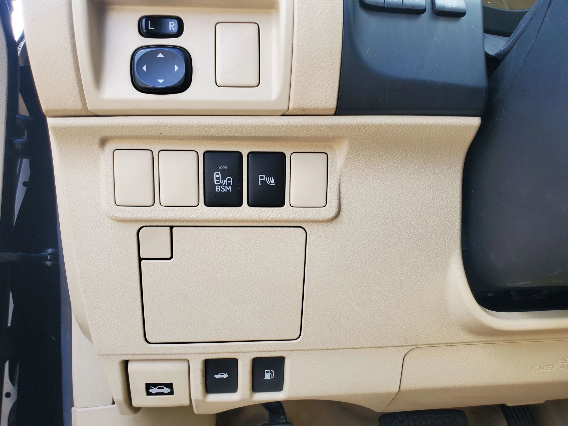 Used 2013 Lexus ES 350 w/ Luxury Pkg image 24