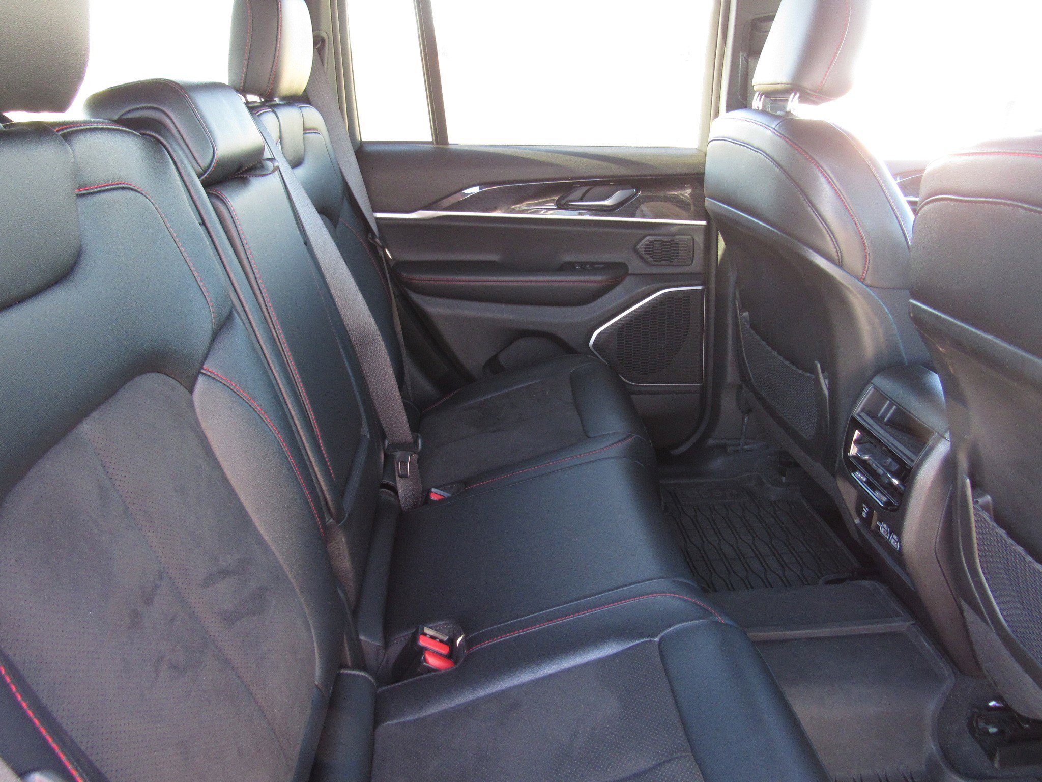 Used 2022 Jeep Grand Cherokee Trailhawk w/ ADV Protech Group II image 12