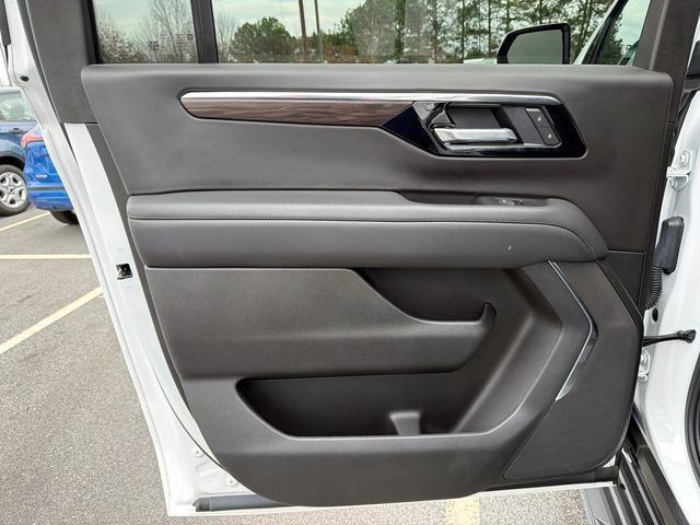 Certified 2025 Chevrolet Suburban LS image 21