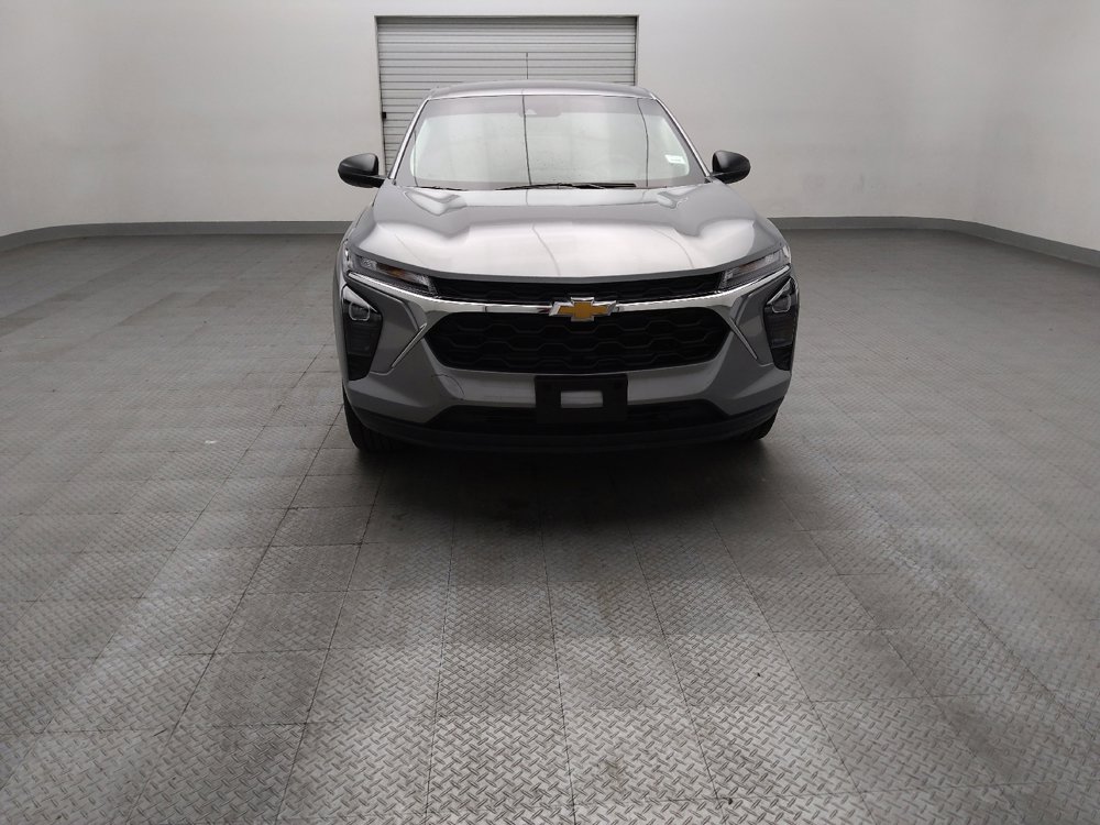 Used 2025 Chevrolet Trax LS w/ Driver Confidence Package FWD image 14