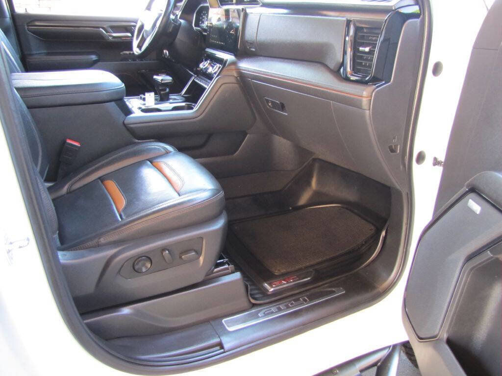 Used 2023 GMC Sierra 1500 AT4 w/ Technology Package AWD/4WD image 23