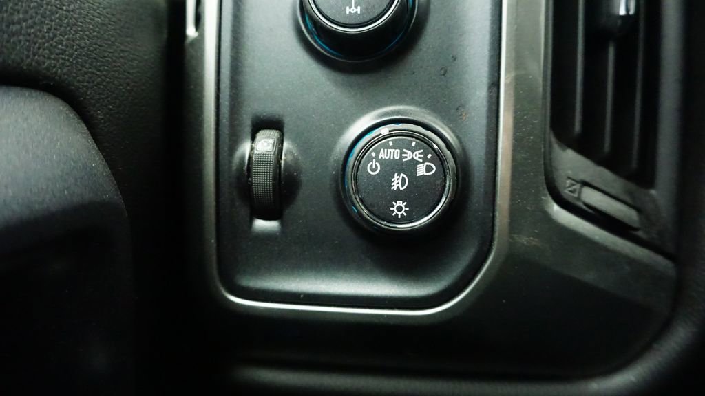 Used 2018 Chevrolet Silverado 1500 LT w/ All Star Edition image 20