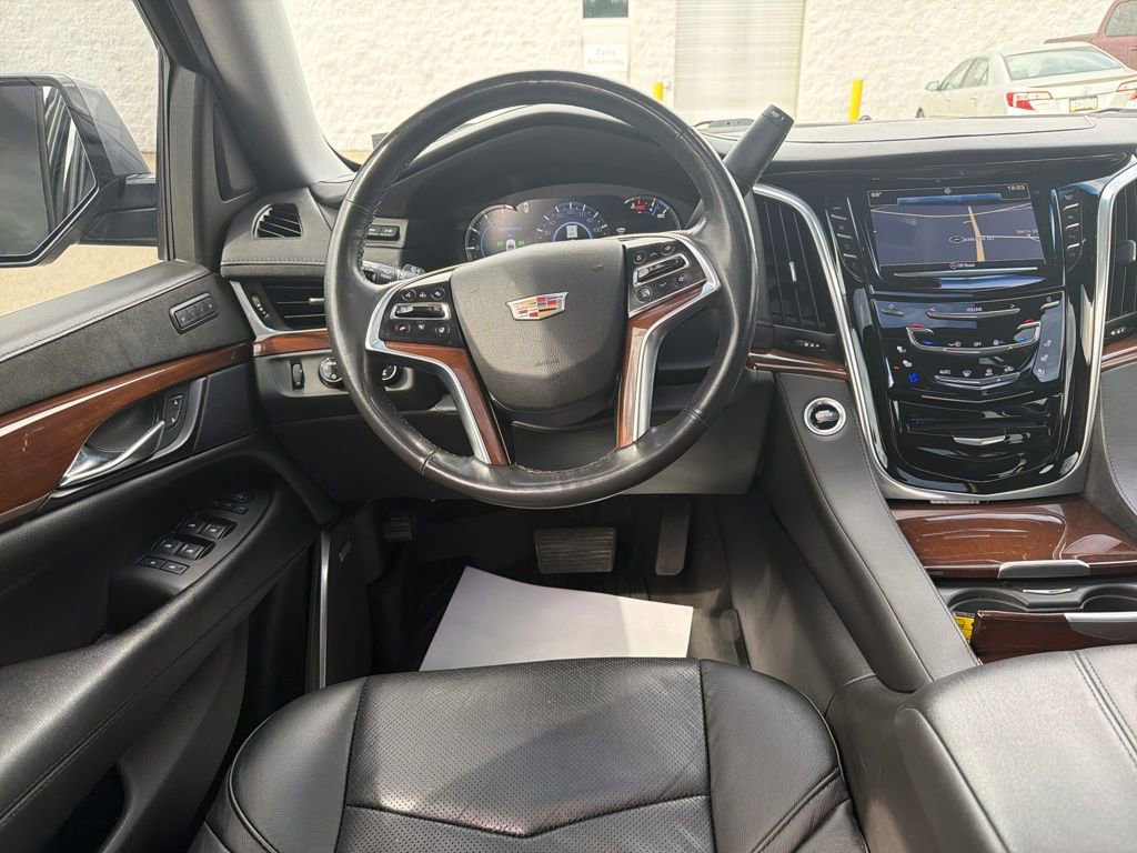 Used 2020 Cadillac Escalade Luxury w/ Escalade Sport Edition image 22