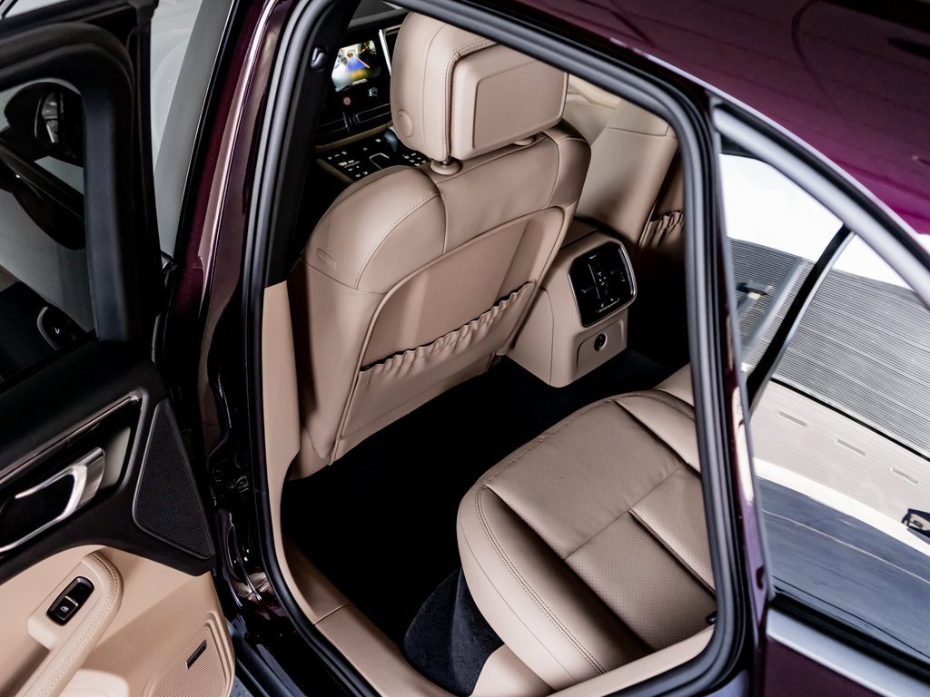 New 2026 Porsche Macan image 25