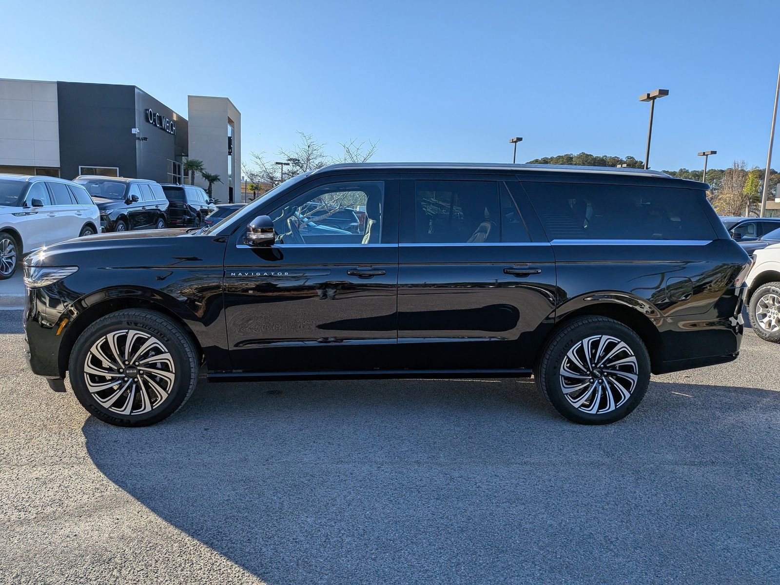 Used 2025 Lincoln Navigator L Black Label image 8