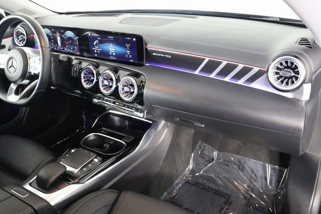 Used 2022 Mercedes-Benz CLA 35 AMG 4MATIC image 9