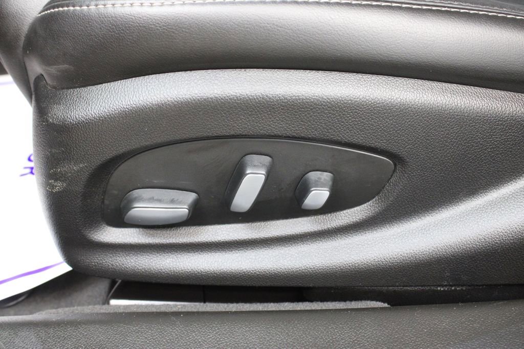 Used 2019 Cadillac XTS image 17