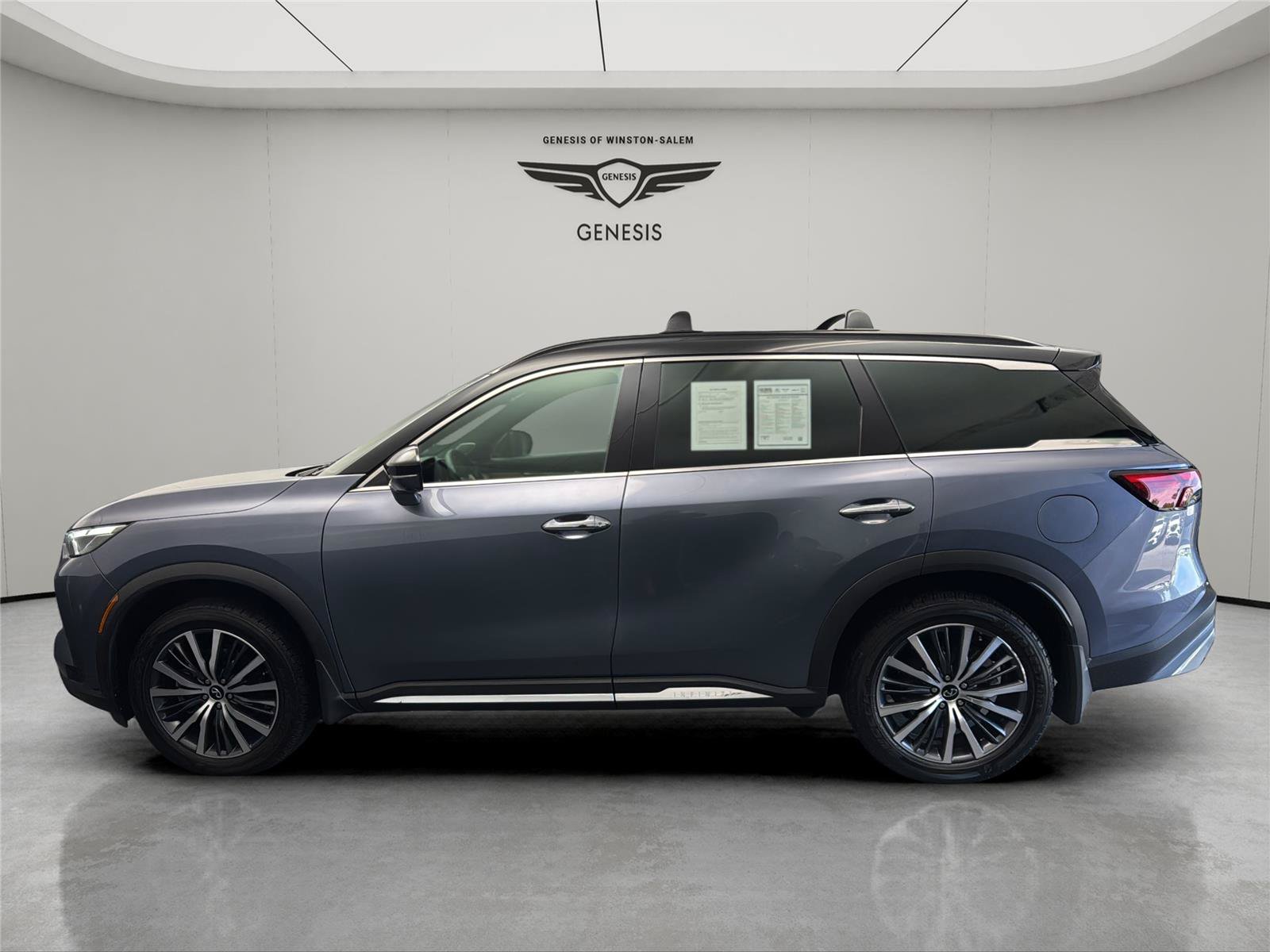 Used 2023 INFINITI QX60 Autograph w/ Cargo Package AWD/4WD image 2
