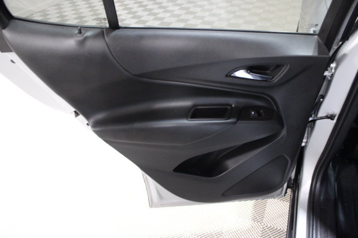 Used 2018 Chevrolet Equinox LT FWD image 19
