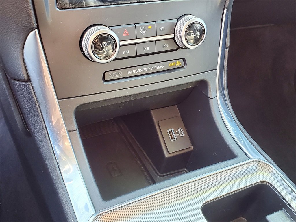 Used 2024 Ford Edge Titanium image 21