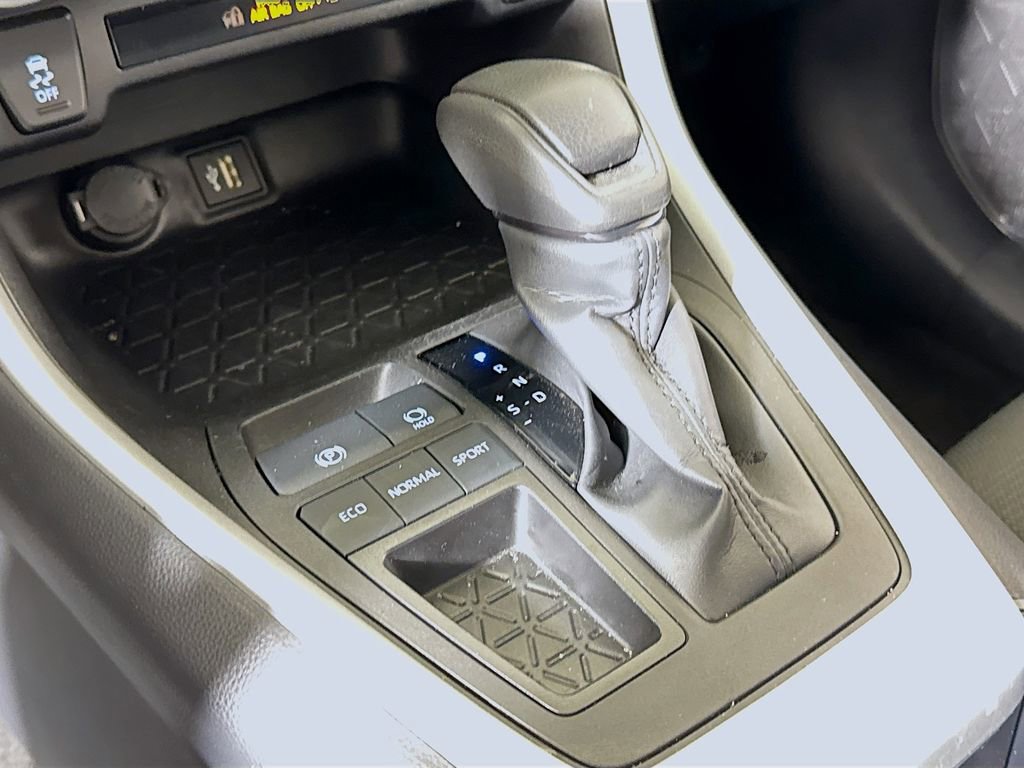 Used 2025 Toyota RAV4 XLE image 15