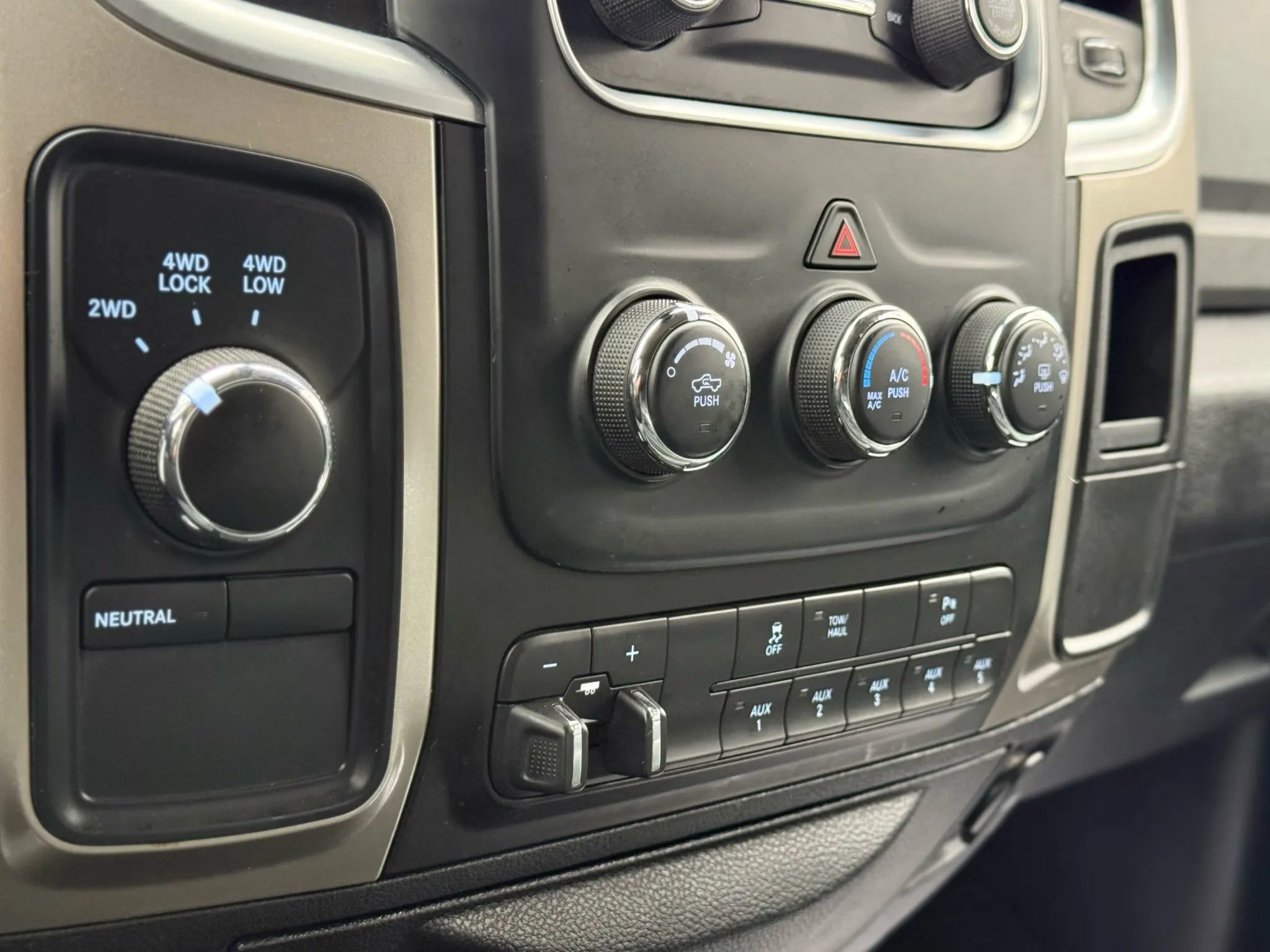 Used 2014 RAM 2500 SLT image 12