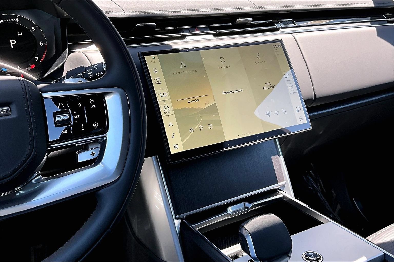 New 2026 Land Rover Range Rover SE AWD/4WD image 7