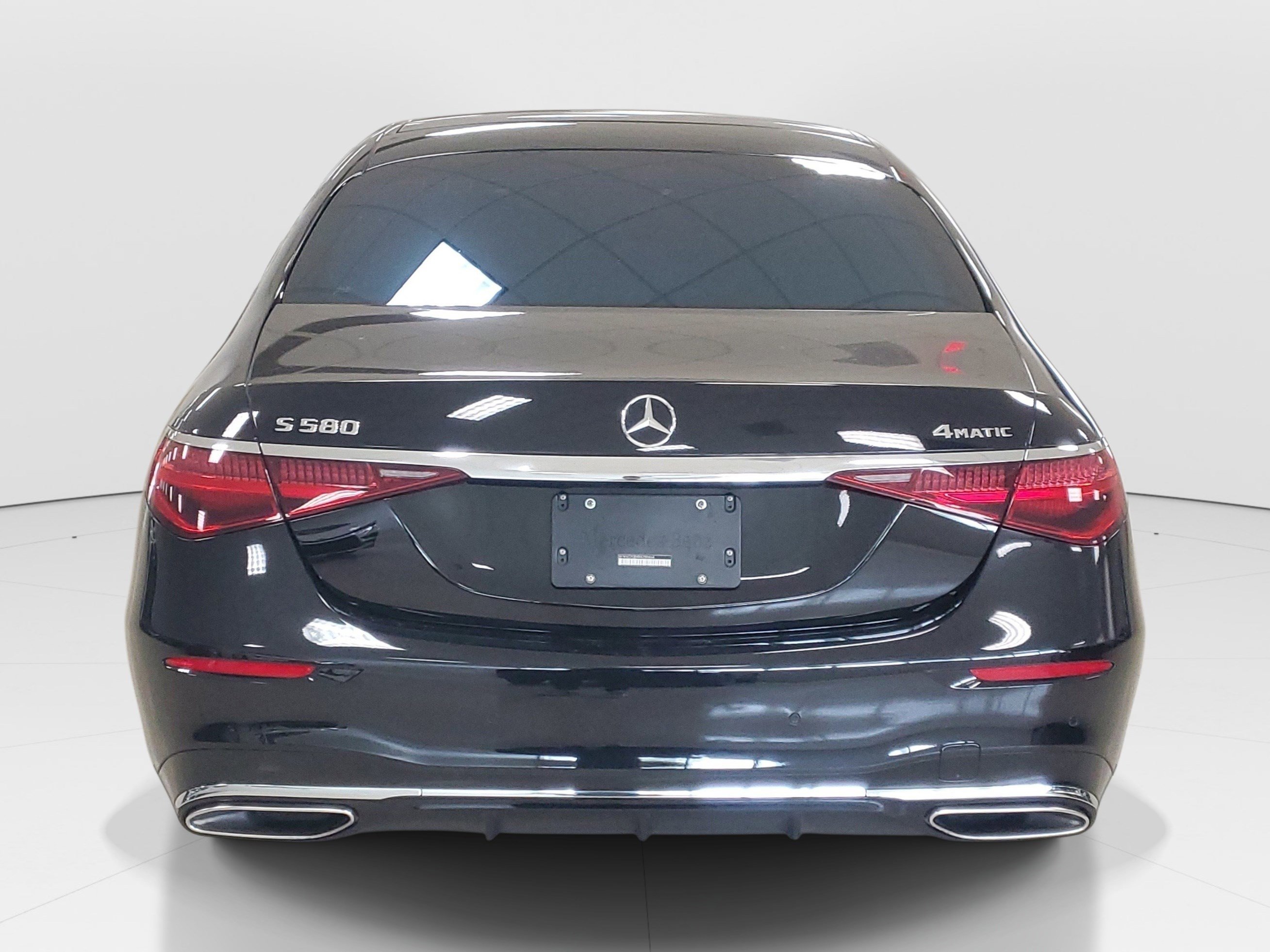Used 2024 Mercedes-Benz S 580 4MATIC Sedan image 4