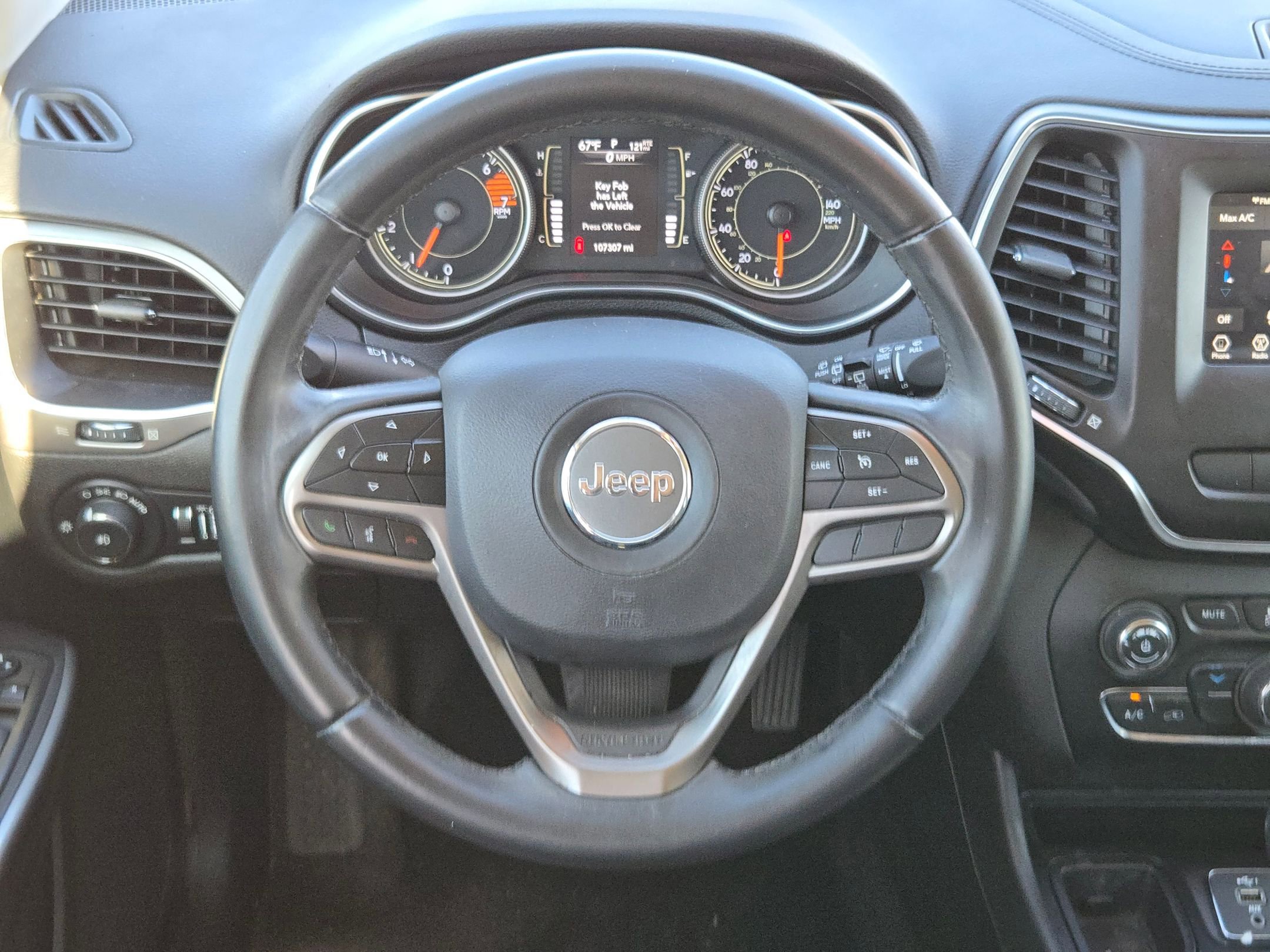 Used 2019 Jeep Cherokee Latitude Plus FWD image 20