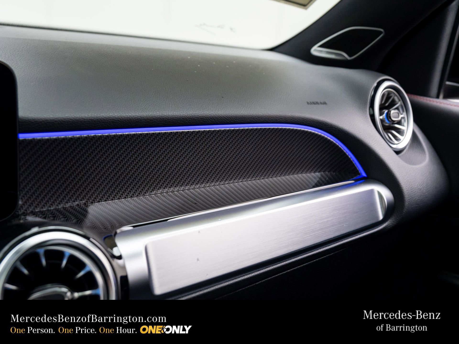New 2026 Mercedes-Benz GLB 35 AMG 4MATIC image 33