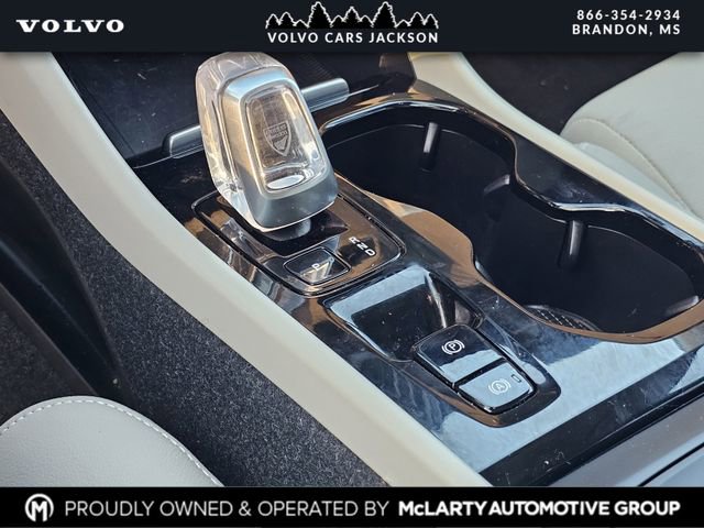 Used 2024 Volvo XC40 B5 Ultimate image 23