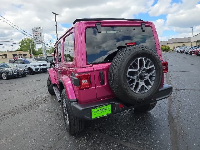Used 2024 Jeep Wrangler Unlimited Sahara w/ Technology Group AWD/4WD image 6