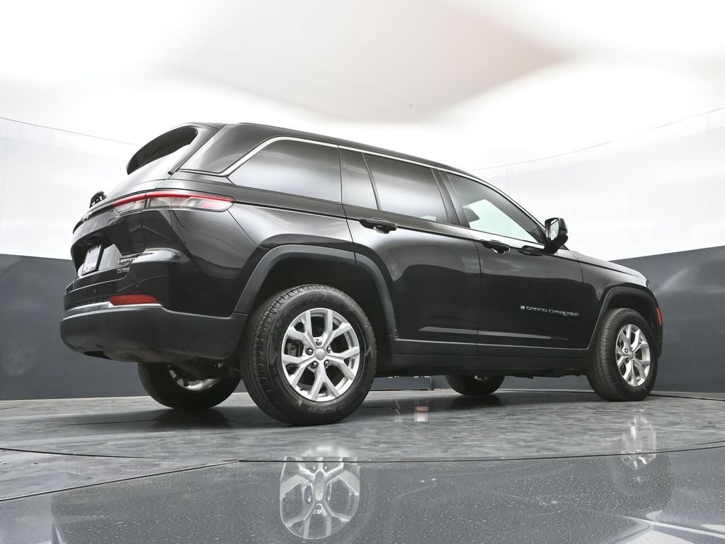Used 2023 Jeep Grand Cherokee Limited AWD/4WD image 49