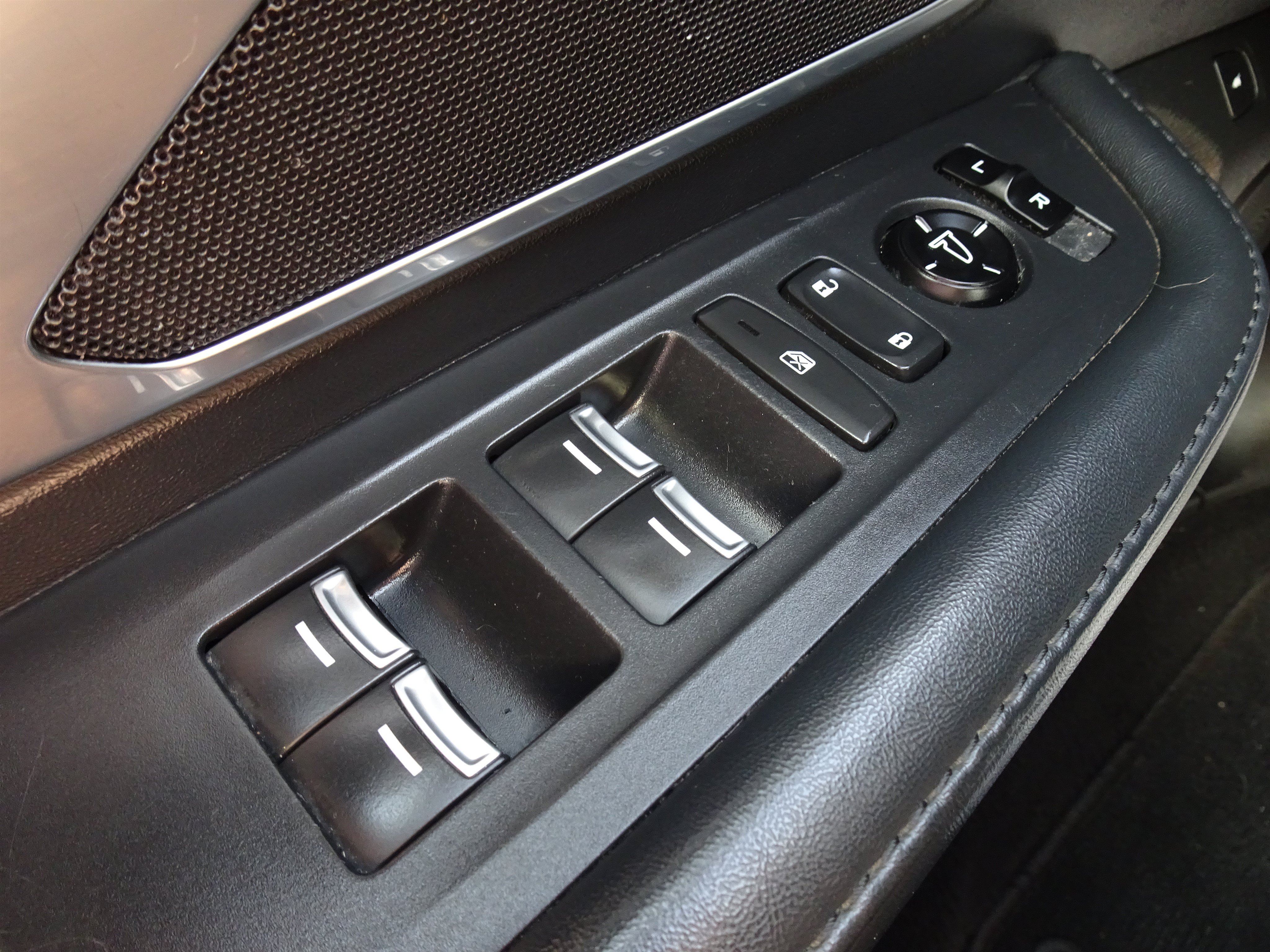 Used 2020 Acura RDX FWD image 23