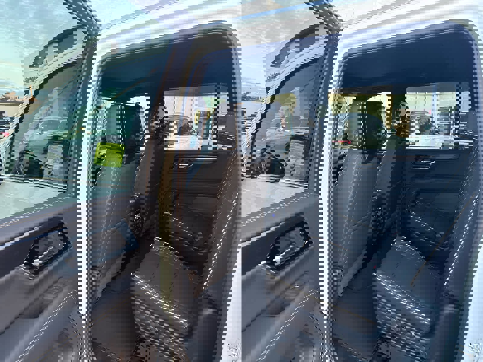 New 2026 GMC Yukon XL Elevation w/ Elevation Premium Package image 12