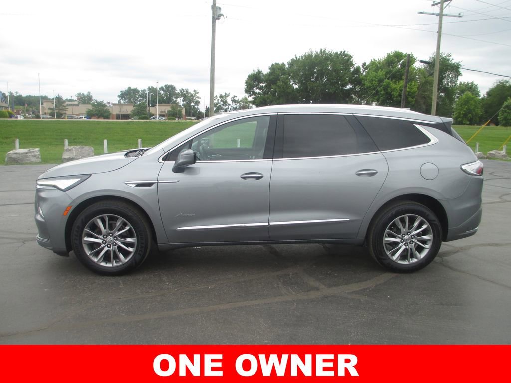 Used 2023 Buick Enclave Avenir w/ Avenir Technology Package AWD/4WD image 11