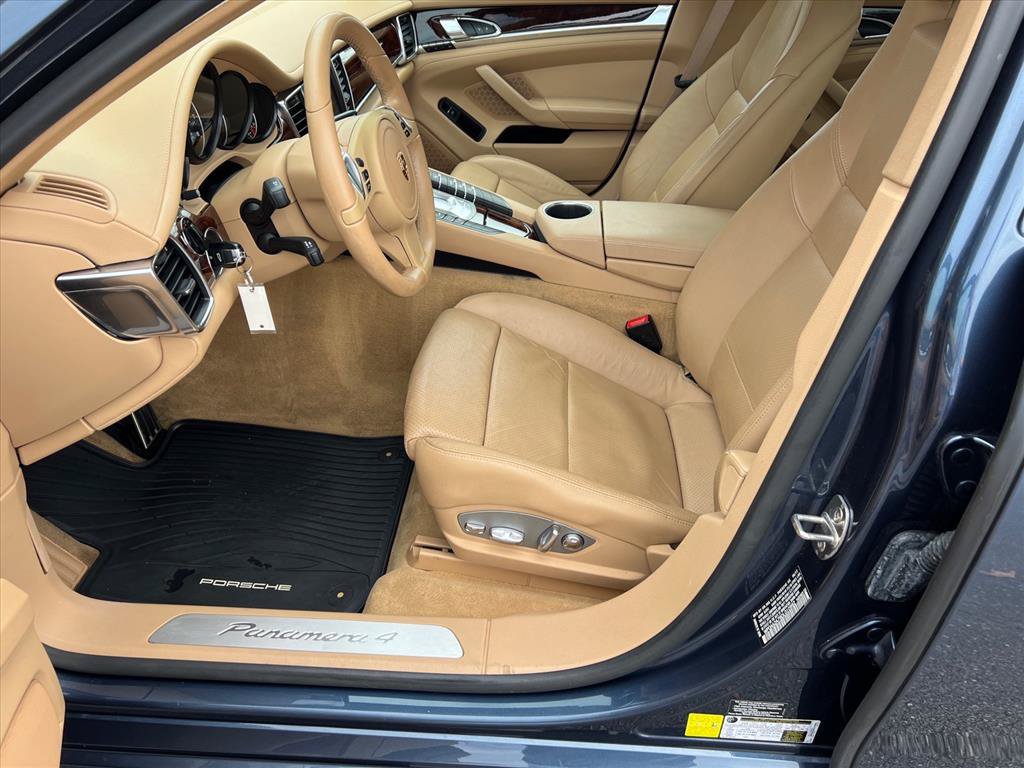 Used 2013 Porsche Panamera 4 w/ Premium Pkg Plus AWD/4WD image 11