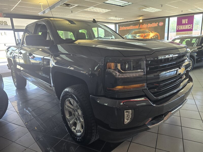 Used 2019 Chevrolet Silverado 1500 LT w/ All Star Edition AWD/4WD image 3