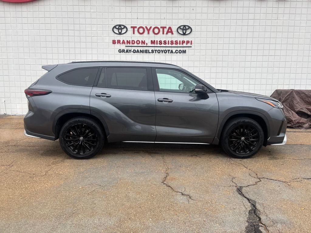 Used 2024 Toyota Highlander XSE