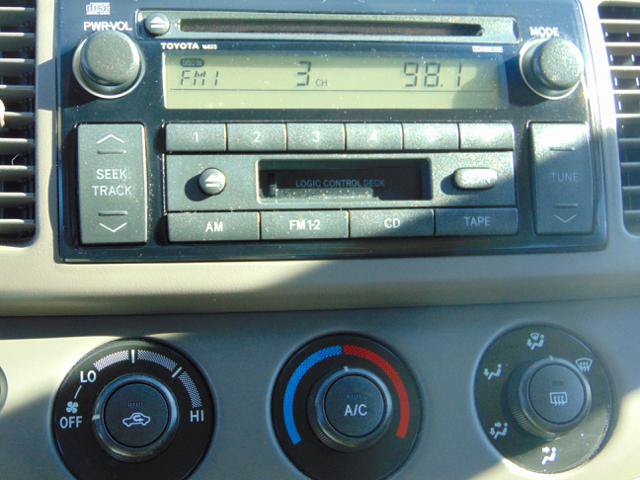 Used 2004 Toyota Camry SE FWD image 6
