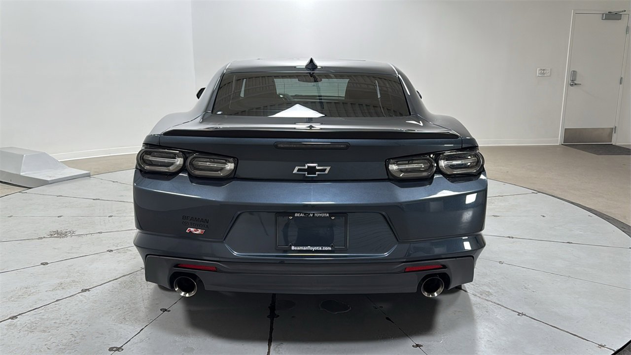 Used 2020 Chevrolet Camaro LT w/ RS Package image 4
