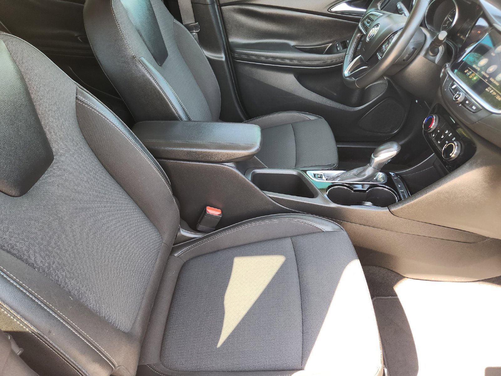 Used 2021 Buick Encore GX Preferred w/ Cold Weather Comfort Package FWD image 16