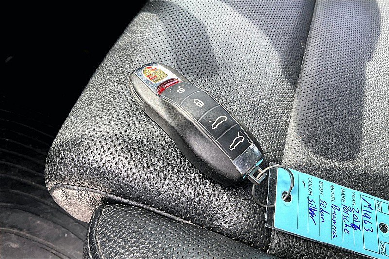 Used 2016 Porsche Panamera S RWD image 8