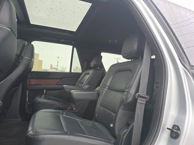 Used 2023 Lincoln Navigator Reserve AWD/4WD image 13