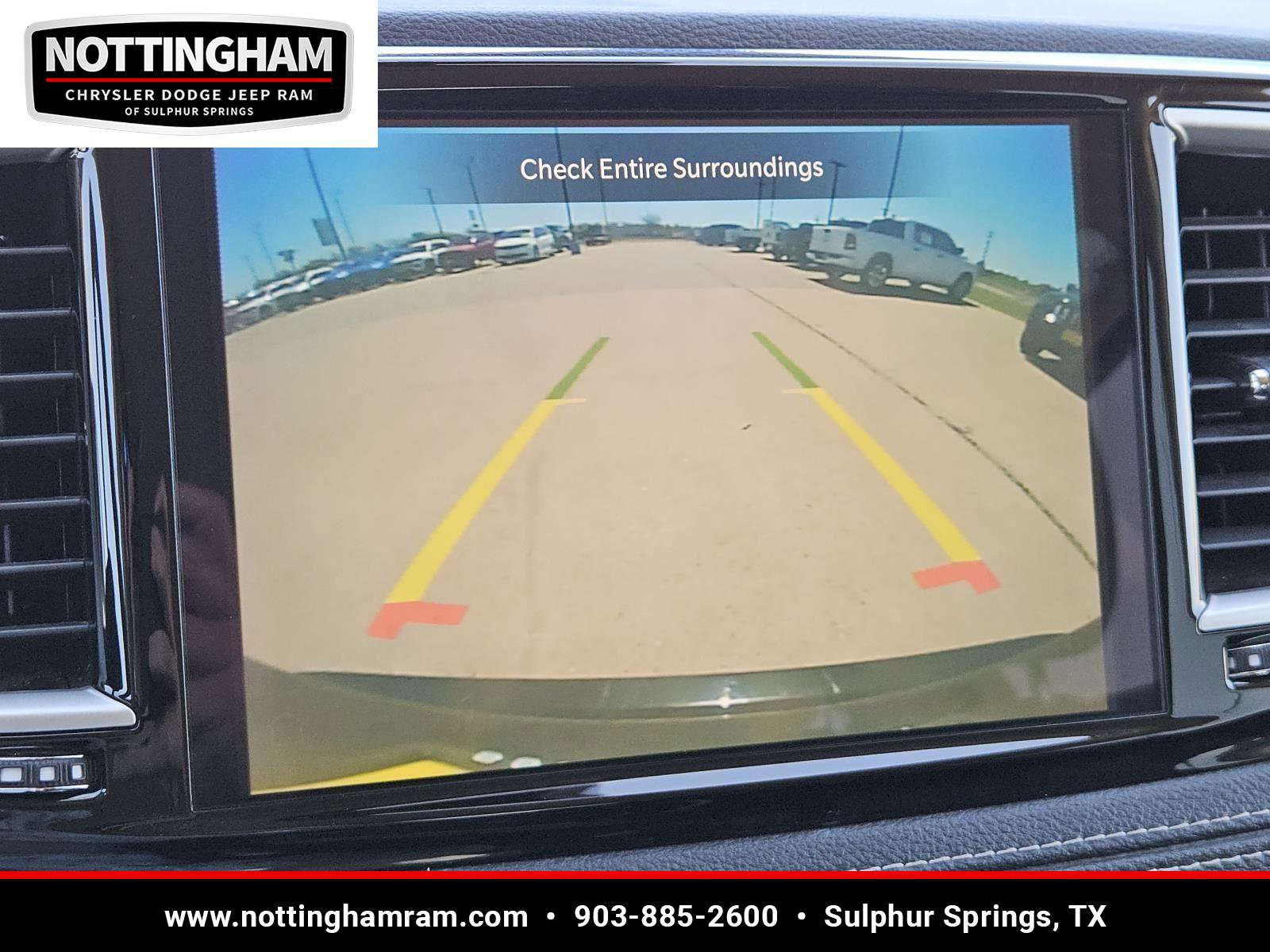 Used 2023 Chrysler Pacifica Touring-L image 33