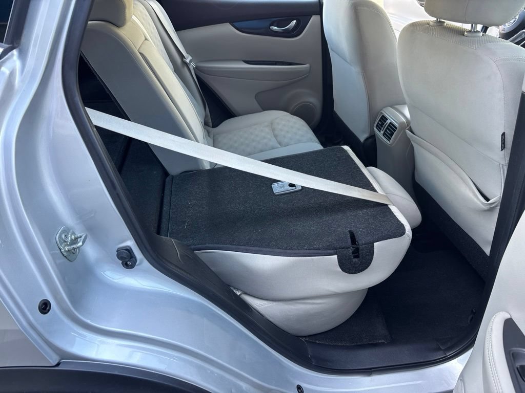 Used 2018 Nissan Rogue Sport SV w/ SV All-Weather Package AWD/4WD image 18