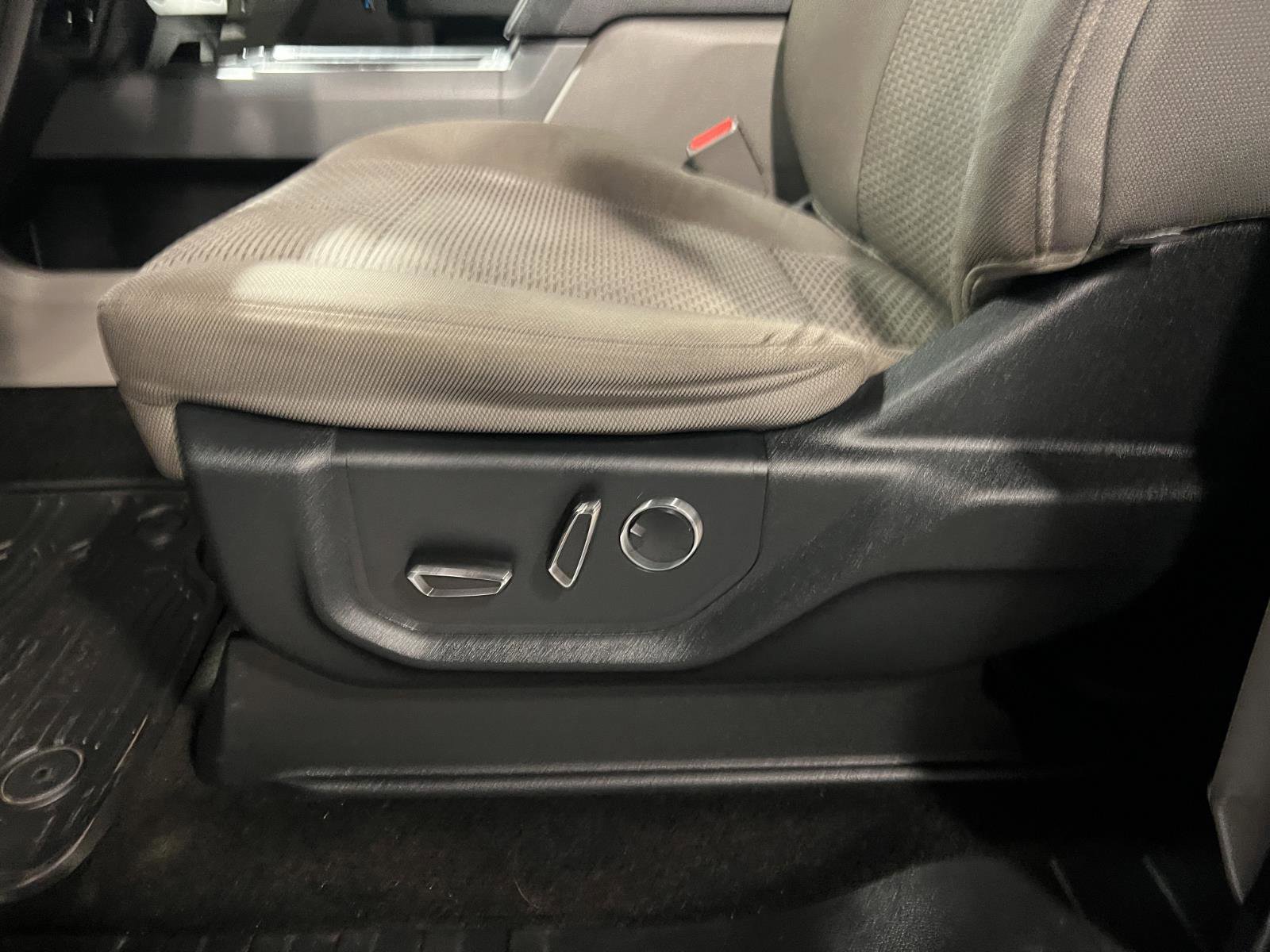 Used 2015 Ford F150 XLT w/ Equipment Group 302A Luxury image 23