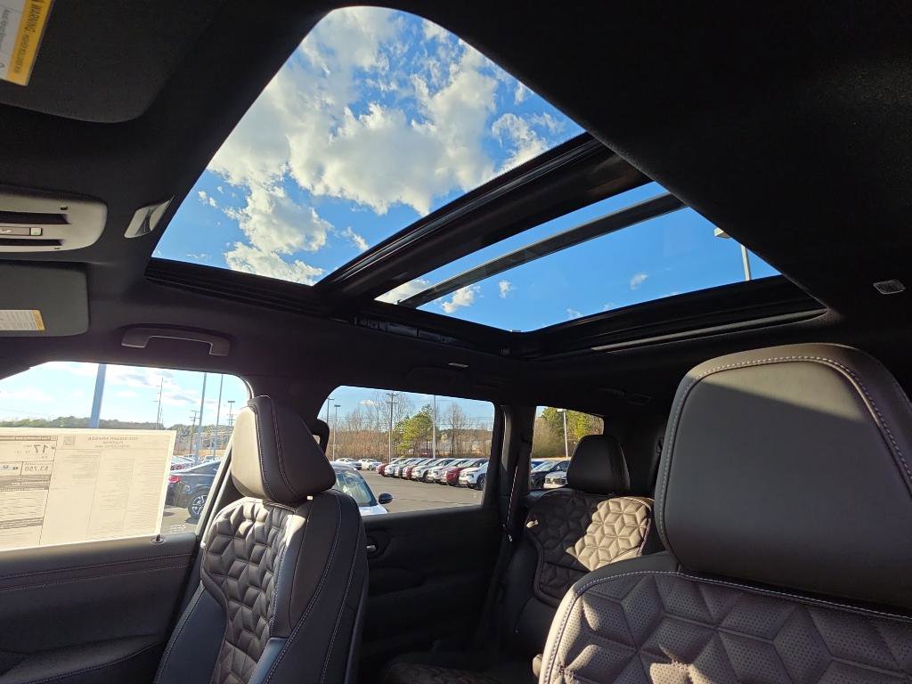 New 2025 Nissan Armada Platinum image 14