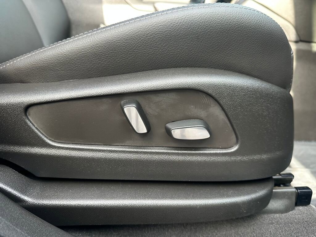 Used 2022 Cadillac XT5 Luxury image 28