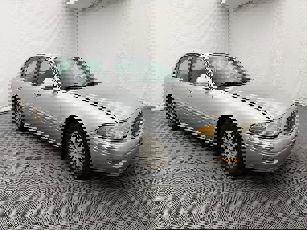 Used 2005 Buick Le Sabre Custom w/ Leather and Sound Group image 2