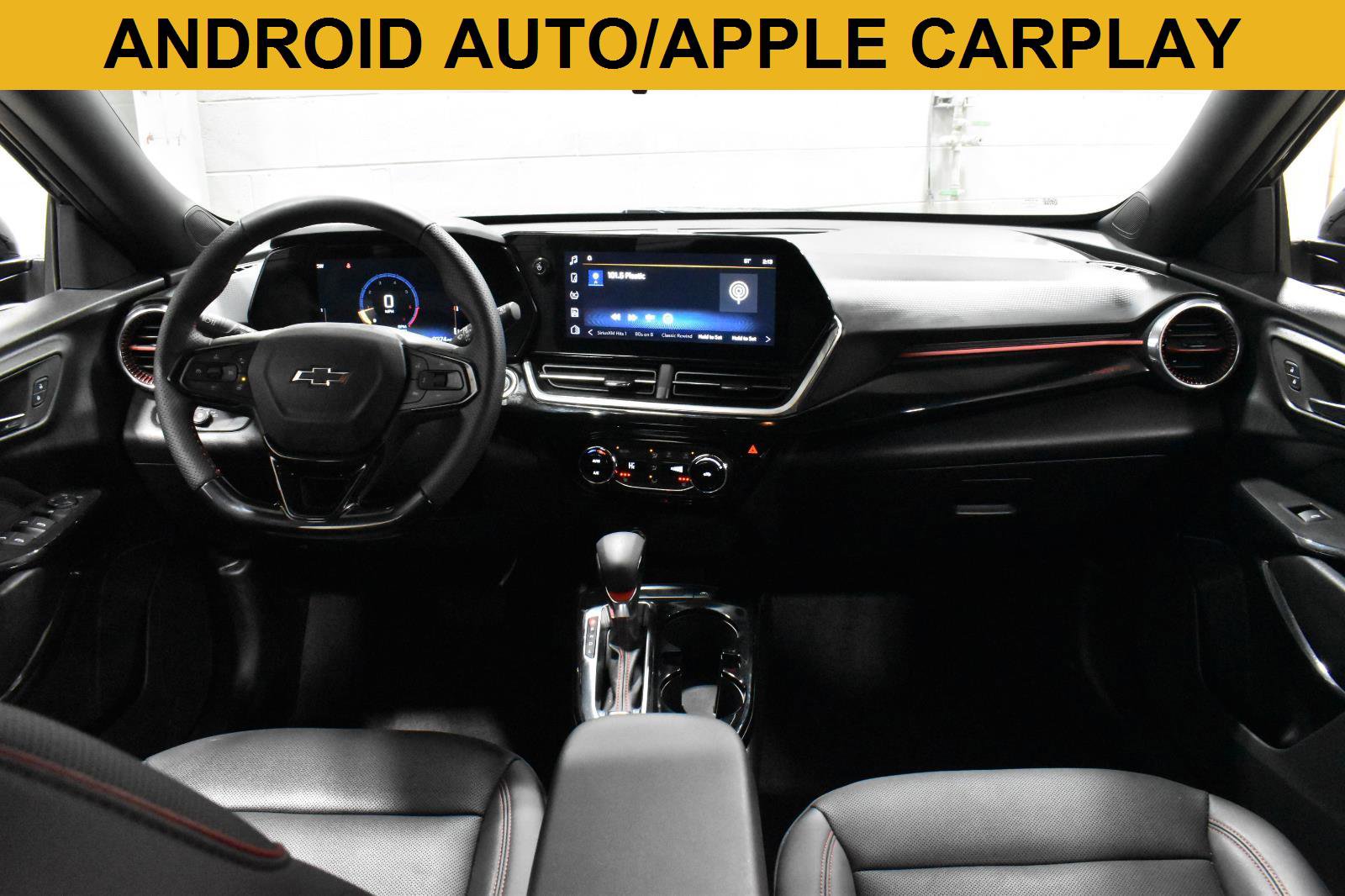 Used 2025 Chevrolet Trax RS image 2