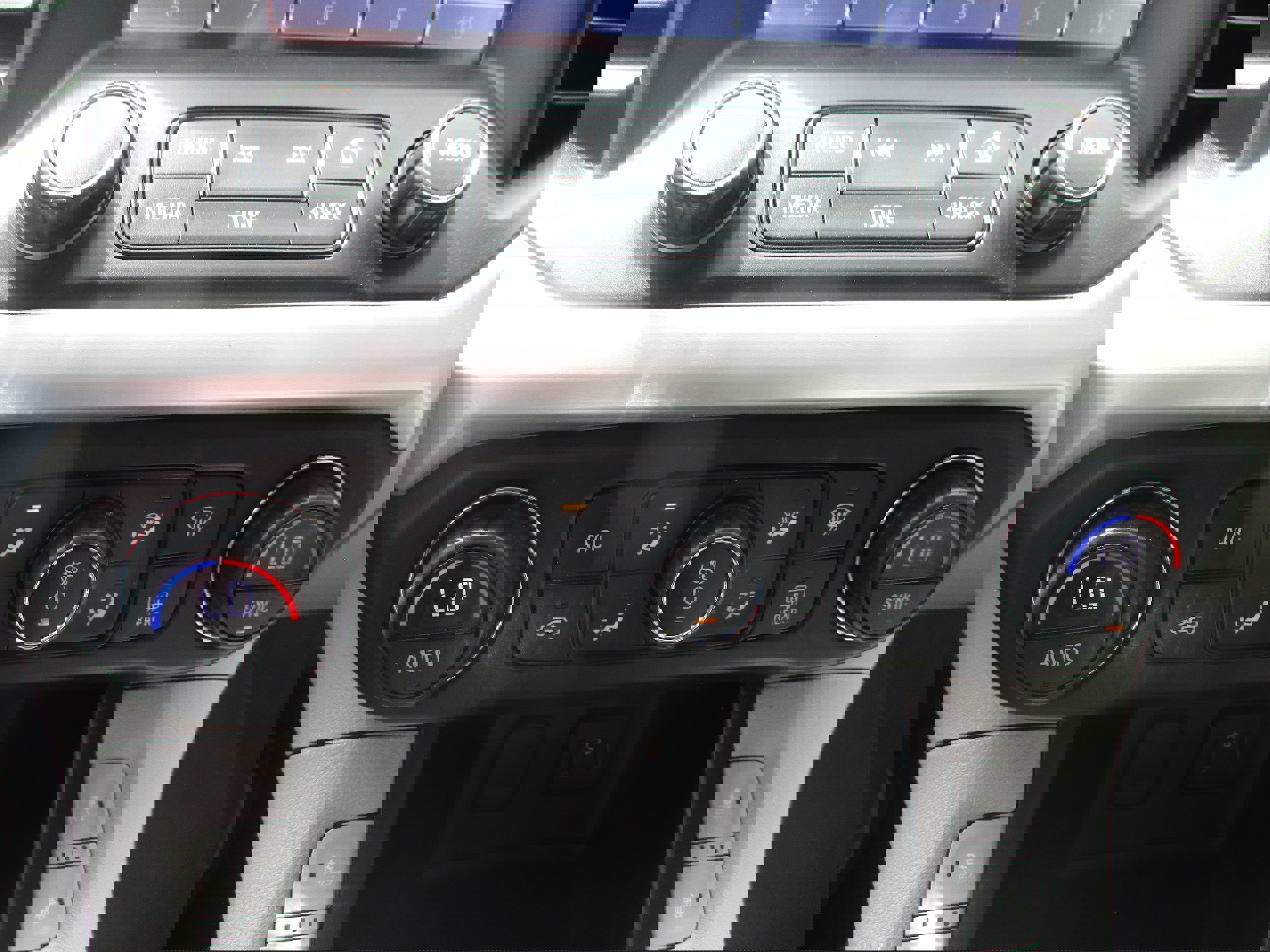 Used 2017 GMC Acadia SLT image 16