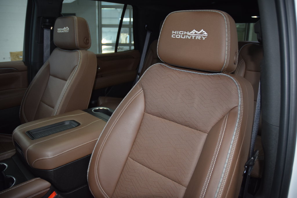 Used 2023 Chevrolet Tahoe High Country AWD/4WD image 40