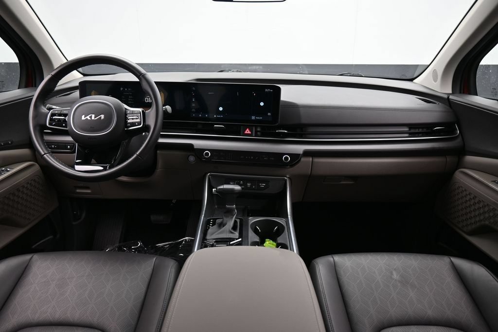 Used 2025 Kia Carnival EX FWD image 43