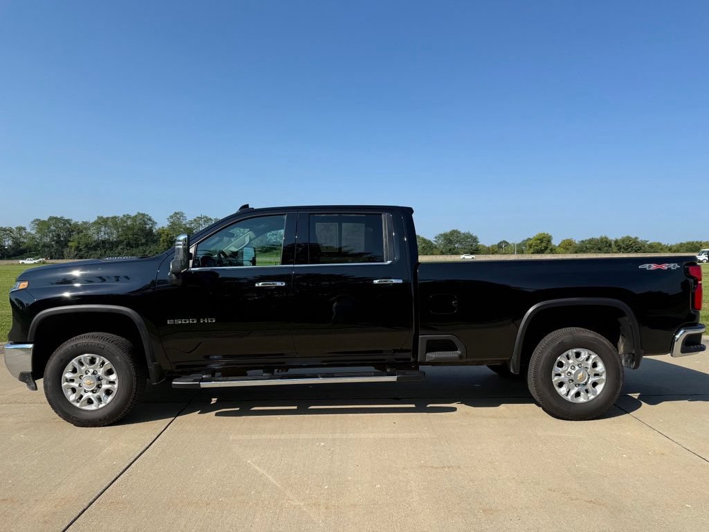 Used 2026 Chevrolet Silverado 2500 LTZ w/ LTZ Premium Package AWD/4WD image 7